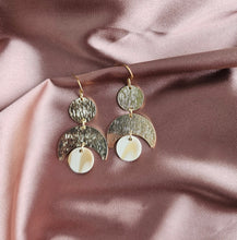 Load image into Gallery viewer, Elaine Earrings
