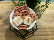 Load image into Gallery viewer, Pumpkin Pecan Waffle Wax Melts
